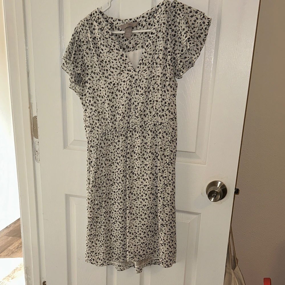 Elegant Black and White Patterned Dress